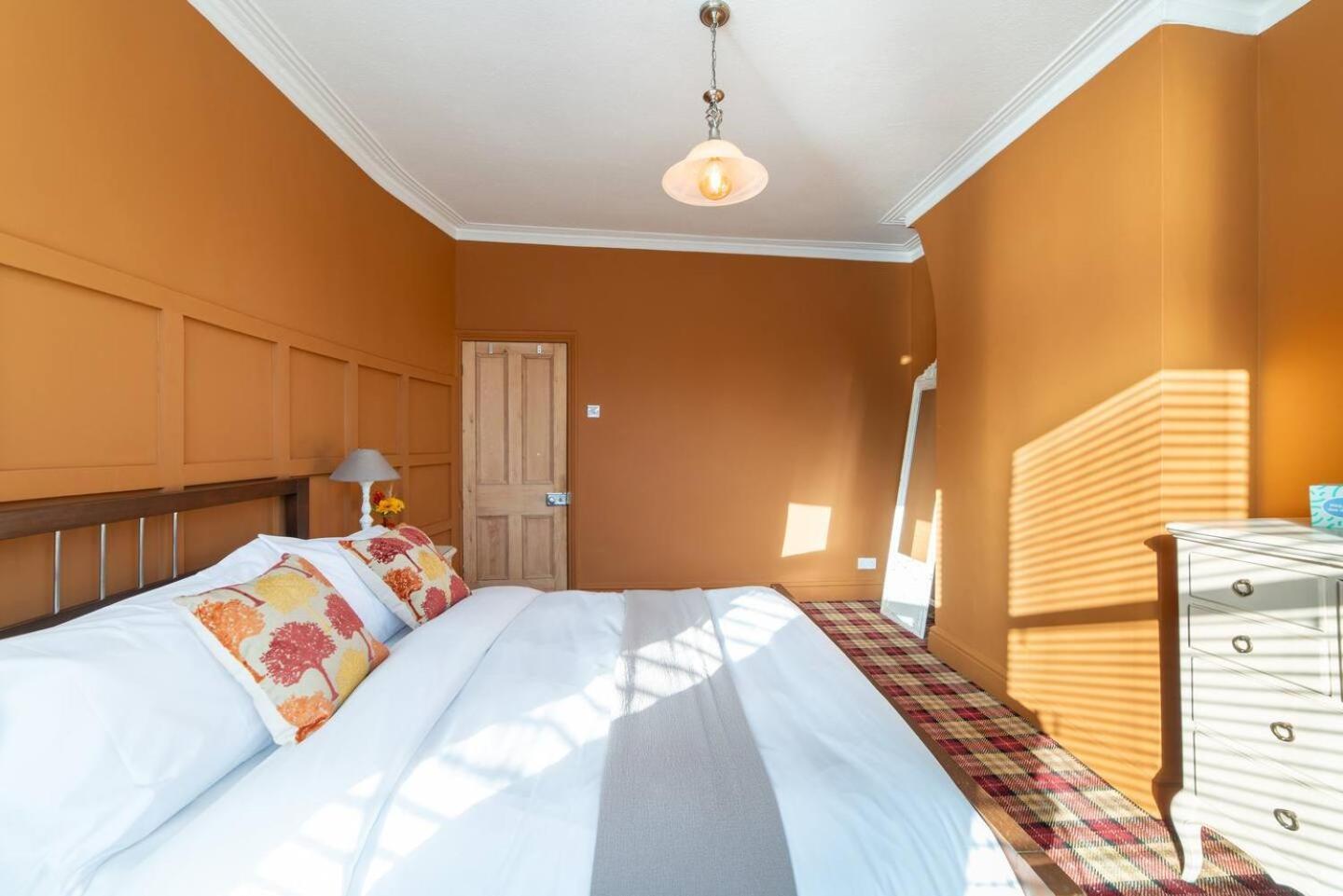 Spacious & Homely Near Lark Lane & Sefton Park Holiday home