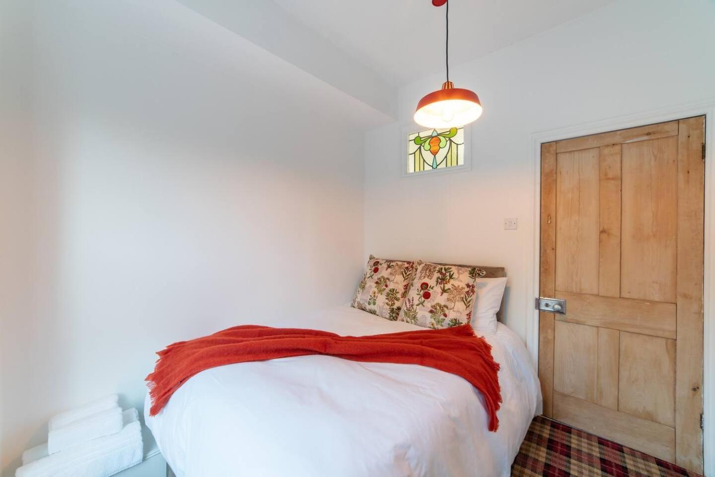 Spacious & Homely Near Lark Lane & Sefton Park Holiday home Liverpool