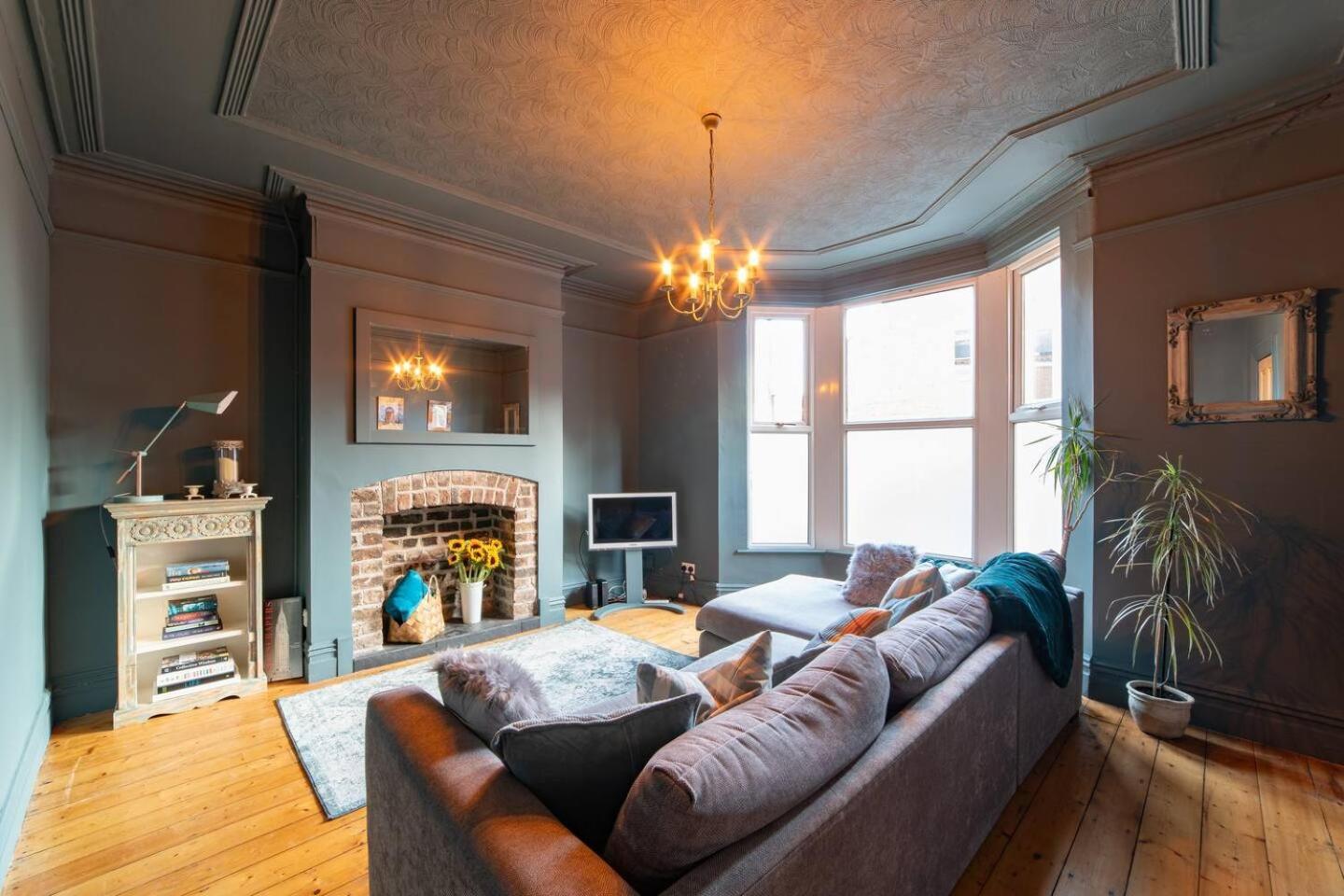 Holiday home Spacious & Homely Near Lark Lane & Sefton Park *