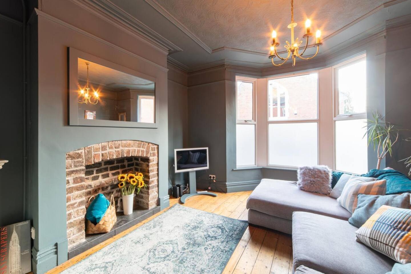 Spacious & Homely Near Lark Lane & Sefton Park Holiday home Liverpool