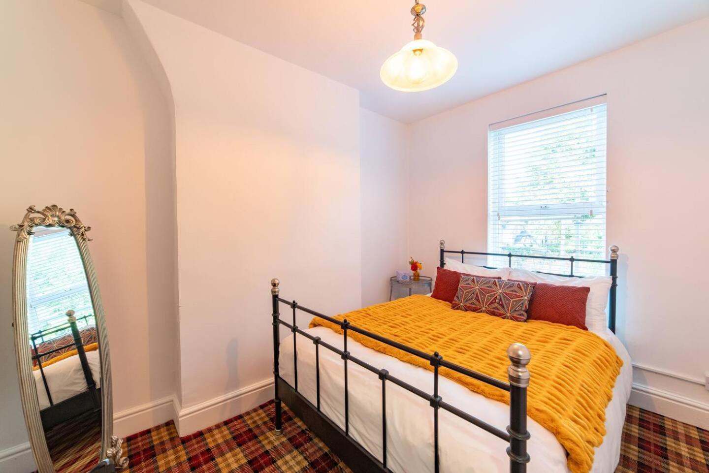 Spacious & Homely Near Lark Lane & Sefton Park