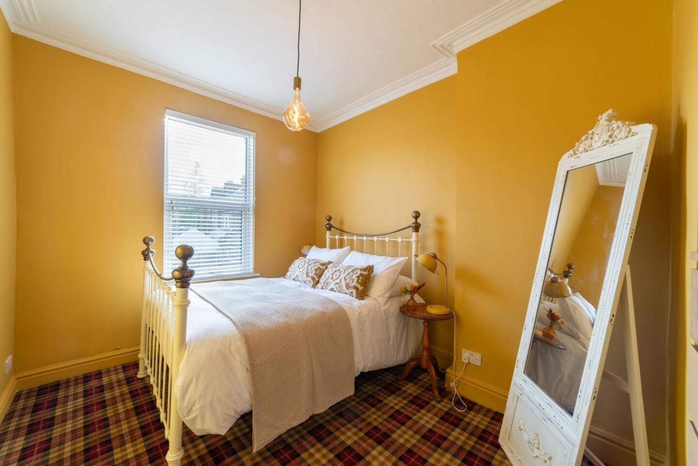 Holiday home Spacious & Homely Near Lark Lane & Sefton Park