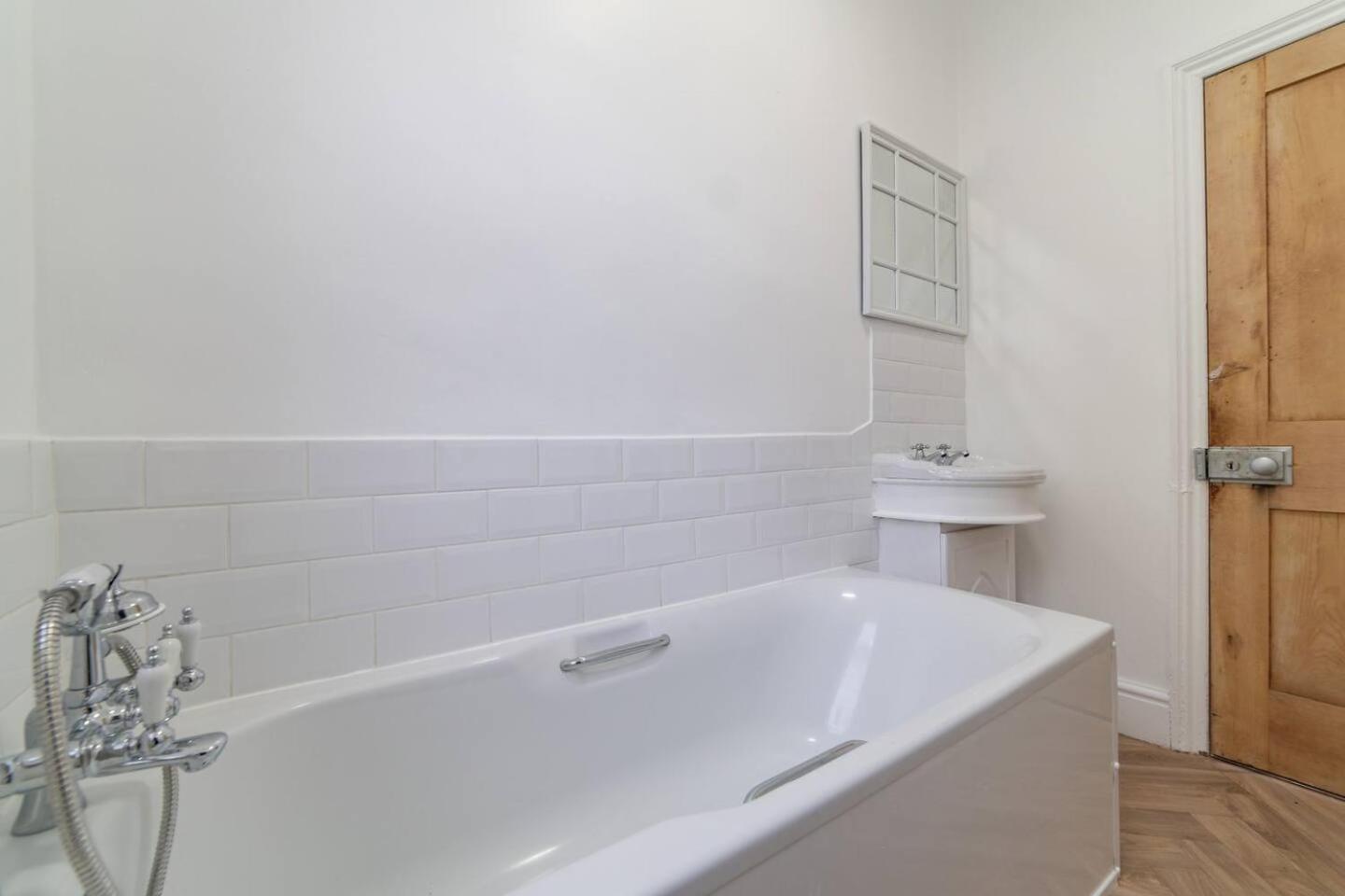 Spacious & Homely Near Lark Lane & Sefton Park Holiday home *