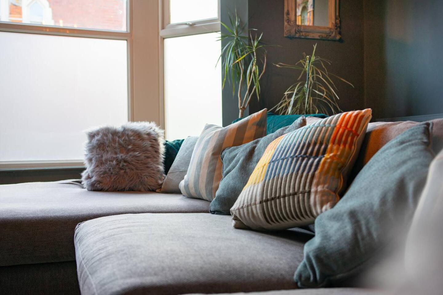 Spacious & Homely Near Lark Lane & Sefton Park Holiday home Liverpool
