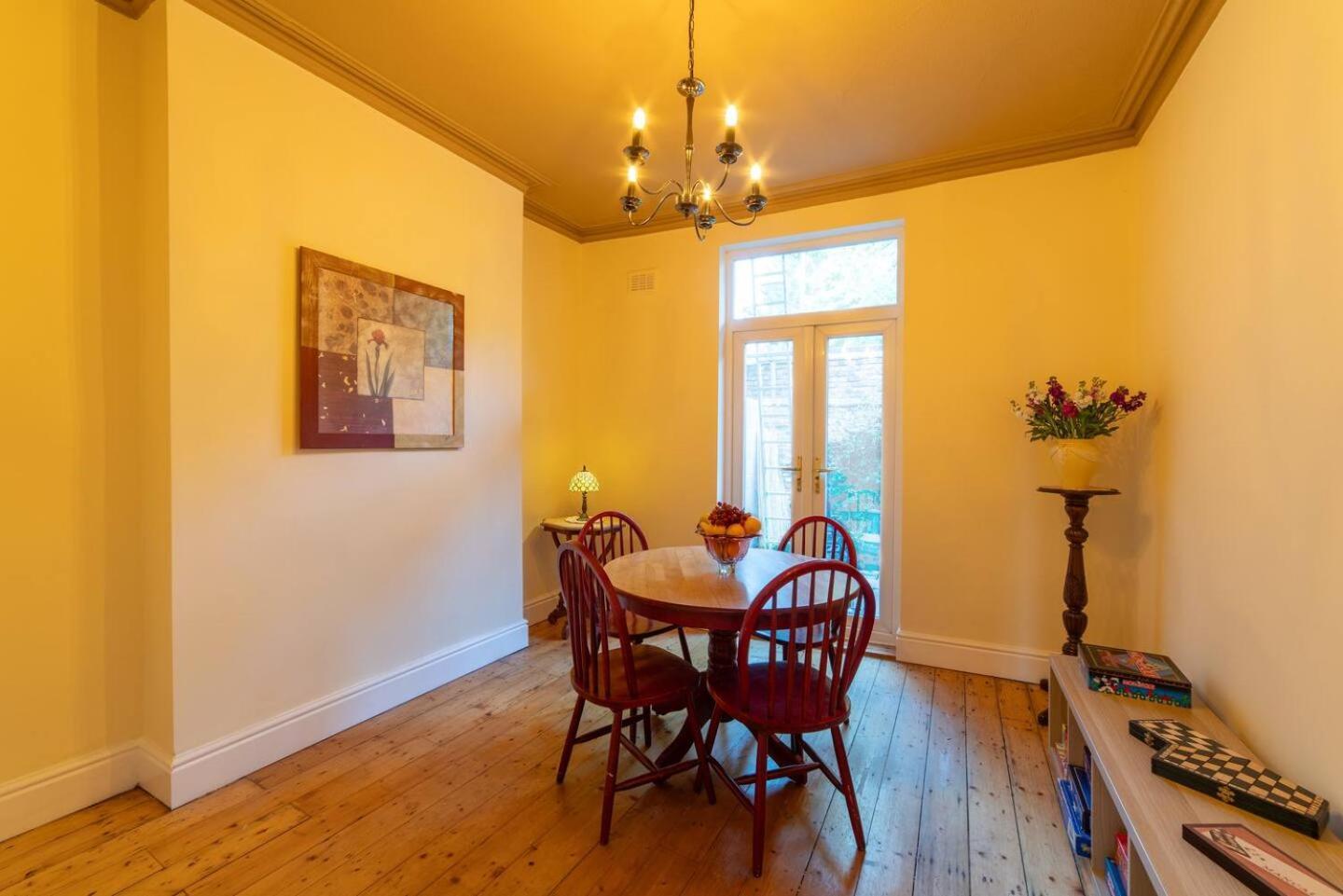 Spacious & Homely Near Lark Lane & Sefton Park *