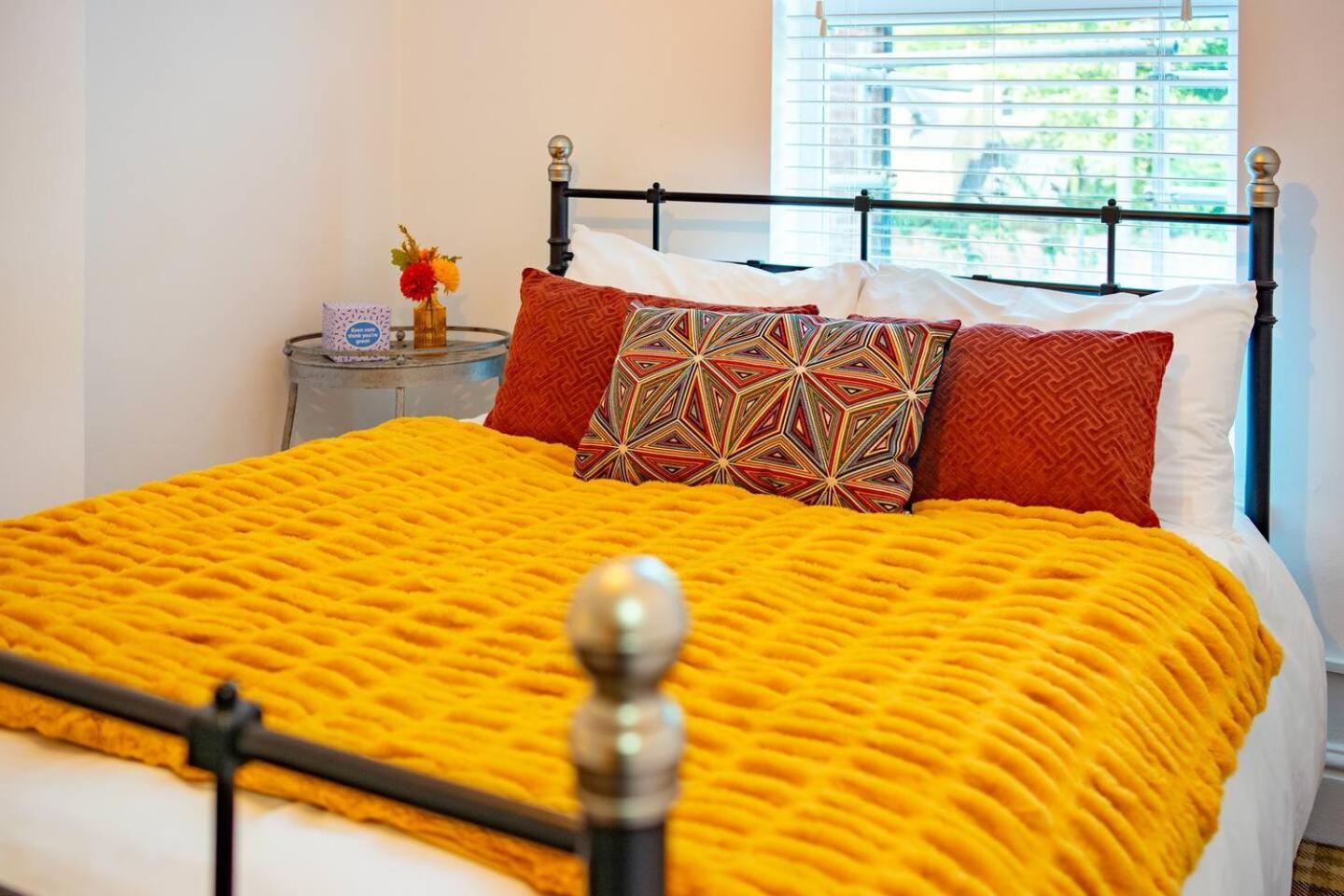 Spacious & Homely Near Lark Lane & Sefton Park * Liverpool