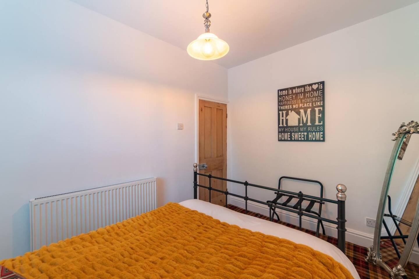 Spacious & Homely Near Lark Lane & Sefton Park * Liverpool